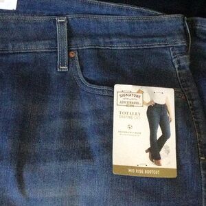 New Signature Levi Strauss Jeans